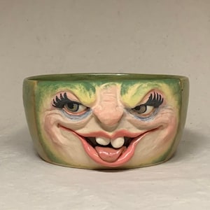 Soup mug w/ handle - Ready to ship-Wheel thrown, hand altered & sculpted. Just a friendly face to enjoy your favorite soup, salad or cereal.