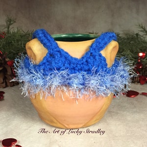 BELLYPOT - Ready to ship, wheel thrown, hand altered and sculpted. A great addition to your desk, mantel, bathroom.  Holds a lot of stuff.