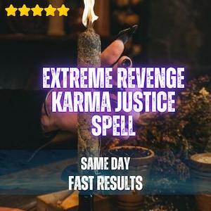 Pode incluir: Uma vela alta, texturizada e cinza-escura com uma chama acesa. O texto EXTREME REVENGE KARMA JUSTICE SPELL é exibido em branco, seguido por SAME DAY FAST RESULTS. Cinco estrelas amarelas estão posicionadas no canto superior esquerdo.