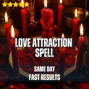 Puede incluir: Un conjunto de seis velas rojas encendidas rodeando una vela figurativa roja central con forma de dos figuras abrazadas. Un plato blanco contiene pétalos de rosa rojos esparcidos. El texto dice LOVE ATTRACTION SPELL SAME DAY FAST RESULTS.