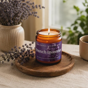 Candela alla lavanda e ambra / Cocco e soia / Vera lavanda e ambra / Regalo accogliente / Versata a mano ad Atene / 227 g, stoppino singolo, durata 50 ore