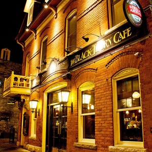 Café Black Thorn, Marché By, Ottawa, Ontario. Canada - Photographie - Décor maison, bar, boîte de nuit - Bière Stella - Paysage urbain