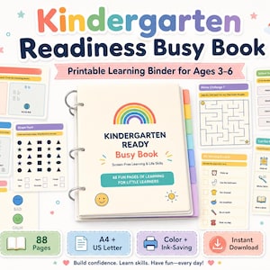 Op de afbeelding: Een Kindergarten Readiness Busy Book map met gekleurde tabbladen, omringd door printbare werkbladen met letters, cijfers, vormen, doolhoven en dagelijkse routines. De kaft toont een regenboogicoon en de tekst Kindergarten Ready Busy Book.