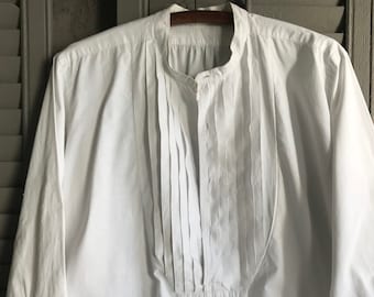 Antikes französisches Herrenkleid Shirt, weiße Baumwolle, Edwardian Ära, Monogramm, Periodenkleidung