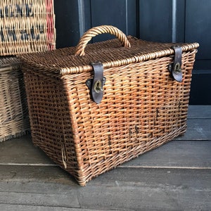 French Picnic Basket, Lined, Leather Metal Closure, Top Carry Handle, French Farmhouse
