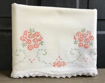 1940s Linen Pillow Case Set, Floral Pattern, Hand Embroidered, Standard Size Case, Set of 2, IW