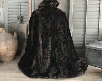 Brown Velvet Cape, Victorian Era, Period Clothing, Opera Cape