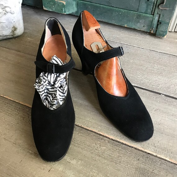 1940s Black Suede Shoes, Mary Jane Pumps, Custom Made… Gem