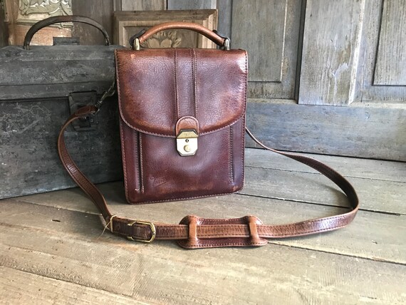 tan leather saddle bag uk