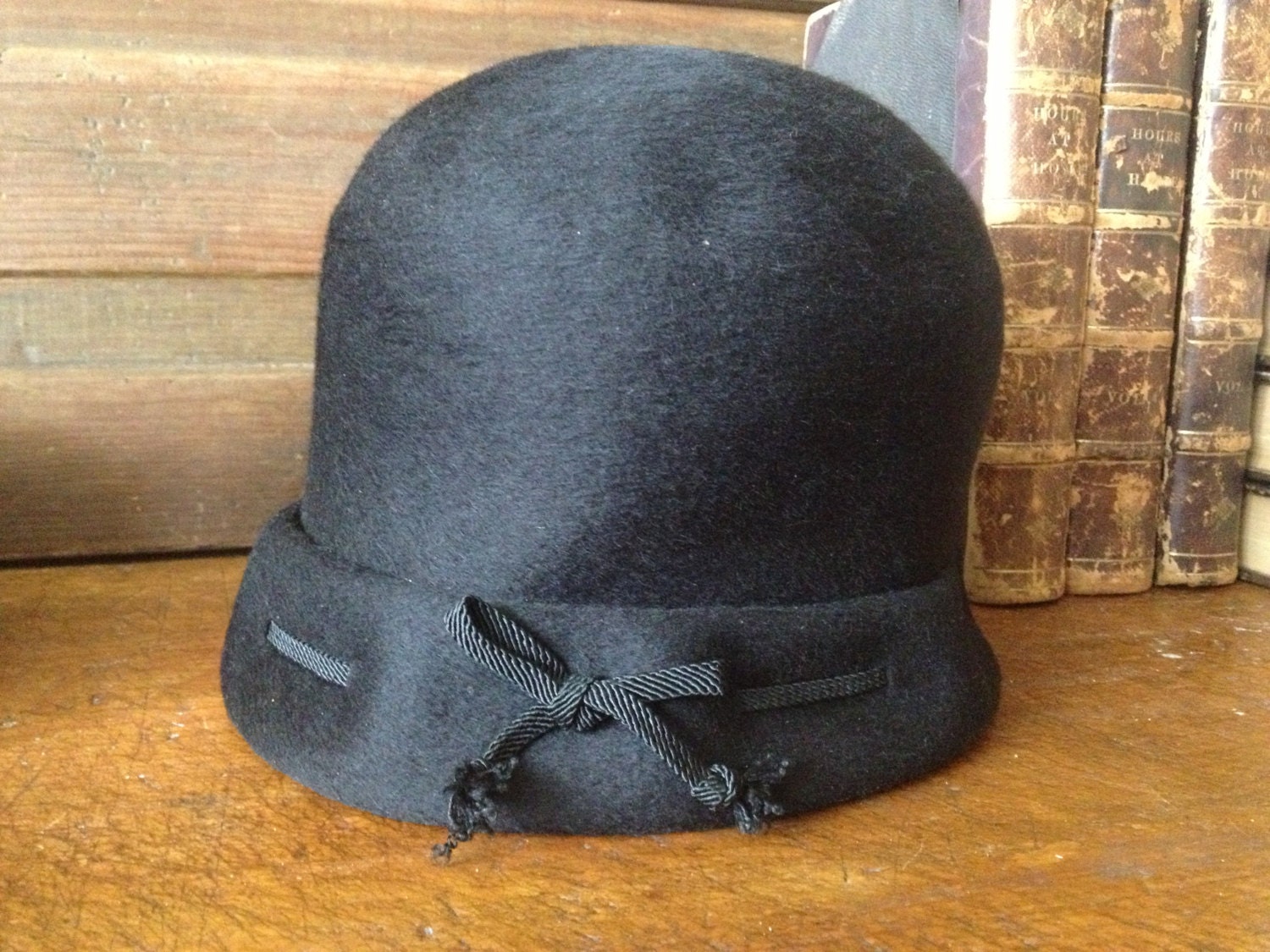 Vintage Henry Pollak New York Cloche Flapper Style 20s Hat Similar Items to Vintage 1940s Navy Blue Wool Felt Hat  main image 3