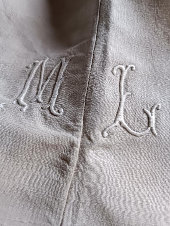 19th C Französisches Leinenbettlaken, Homespun Country Bettlaken, Erbstück, Monogramm M L, 104 x 74 kleine Größe, Trousseau Bettlaken, französisches Bauernhaus