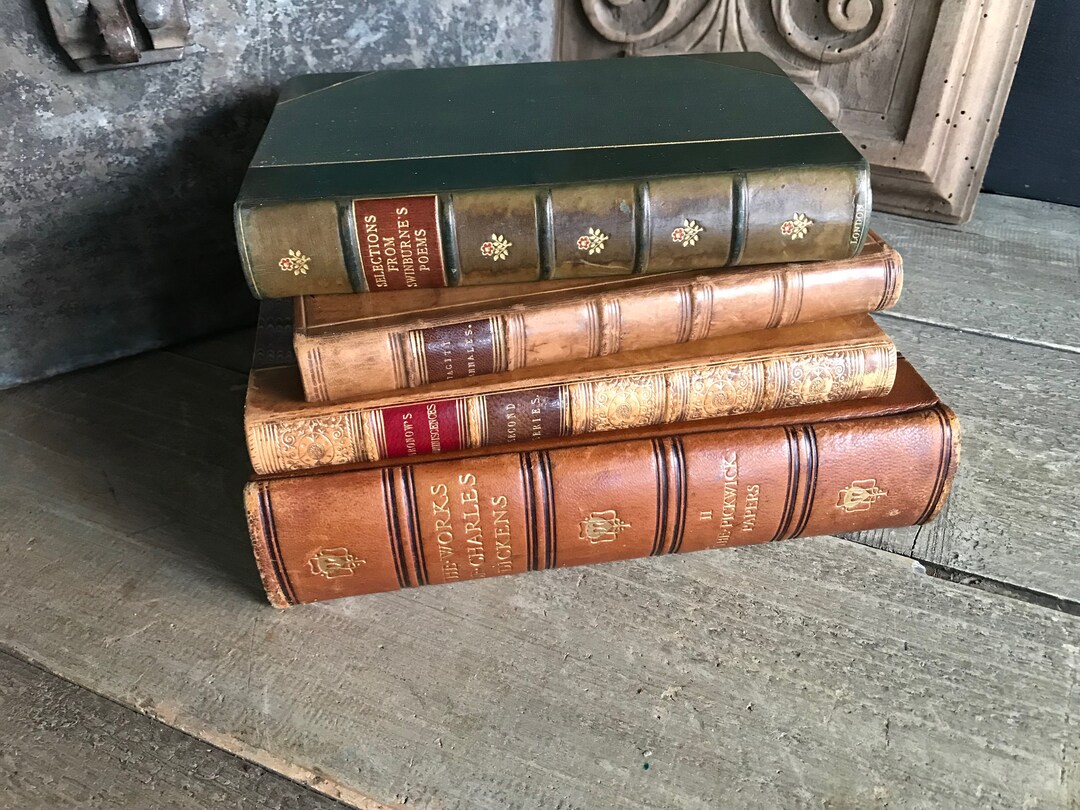 1912 Charles Dickens Leather Bound Book, London, Illustration