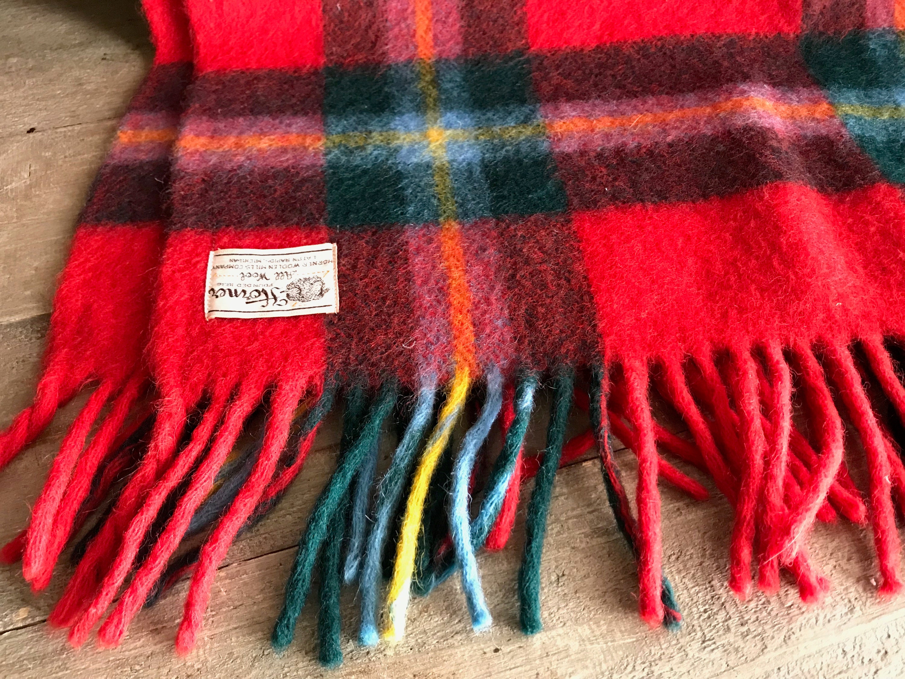 Écharpe En Laine Vierge à Carreaux Gris Rouge - Marque Faribault Woolen Mill X Target, Occasion EUC