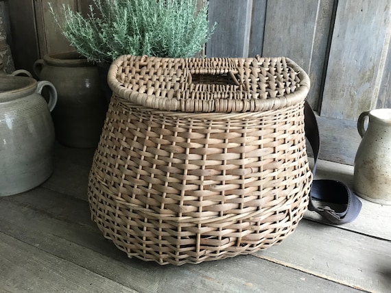 Willow Basket, Fly Fishing Creel Basket, Large Size, Canvas Carry Strap -   Denmark