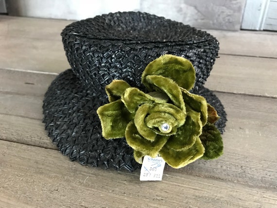 1940s Black Straw Hat, Moss Green Velvet Bow, Ori… - image 8