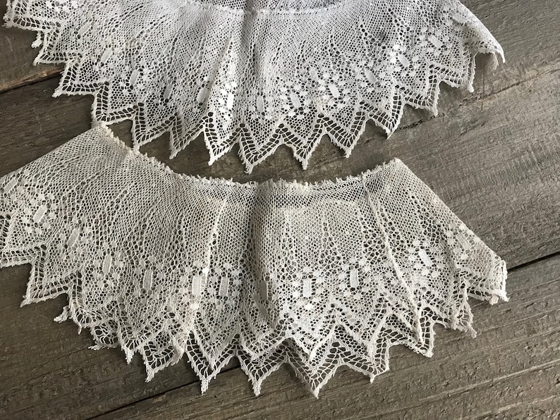 Hand Worked Period Clothing Dress Accessory Pair French Lace Cuffs Ruffled Sleeve