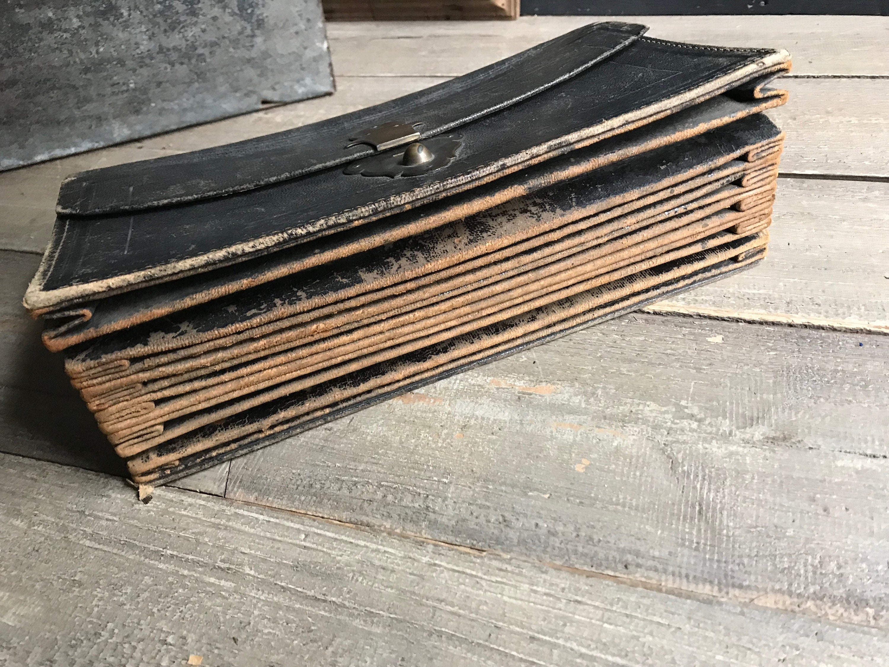 1920年前後のフランス製真鍮製ドキュメントクリップボード 19 世紀