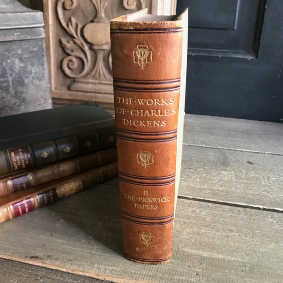 1912 Charles Dickens Leather Bound Book, London, Illustration