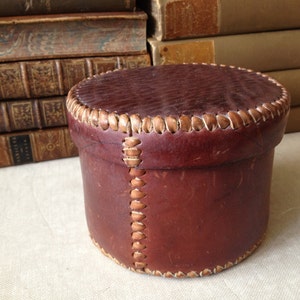 Round Leather Gift Box, Artisan Chestnut Brown Thick Saddle Leather Trinket Box Collar Jewelry Box image 1