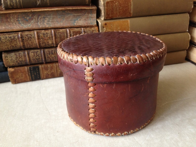 Round Leather Gift Box, Artisan Chestnut Brown Thick Saddle Leather Trinket Box Collar Jewelry Box image 1