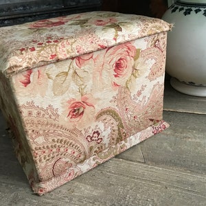 French Floral Fabric Boudoir Box, Trousseaux Et Layettes, Textile Handkerchief Box, Jewelry, Trinkets image 5