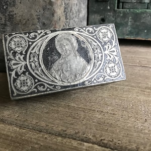 French Inlay Pewter Box, Artistic, Religious, Travel Jewelry Trinket Pill Stamp image 4