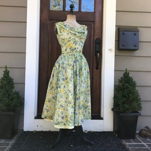 1950s Floral Dress, Mid Century Cocktail Dress, Summer Spring Garden Party, Vintage Bridesmaid Dress