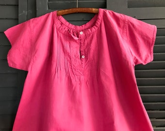 Camisón de lino francés con bordado de frambuesa y monograma