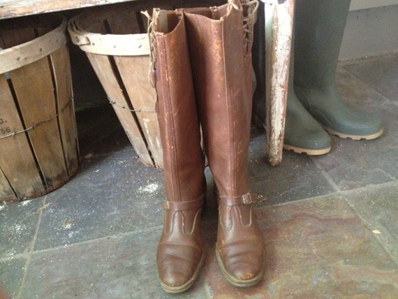 Rich brown 1940s Lace up packer work boots with original leather laces Made  in Italy Size 10 -11