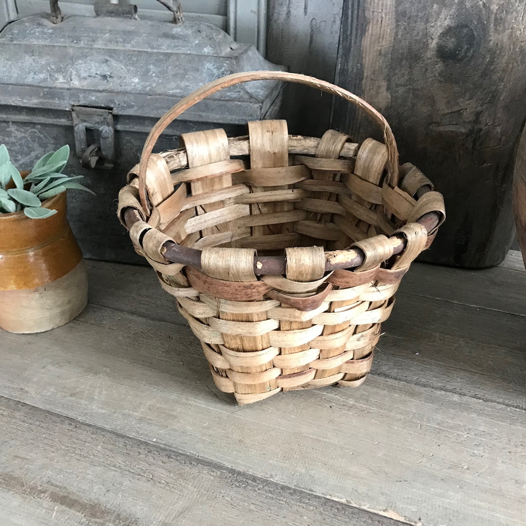 Antico Cesto Rustico, Cesto di Fiori di Vimini di Salice