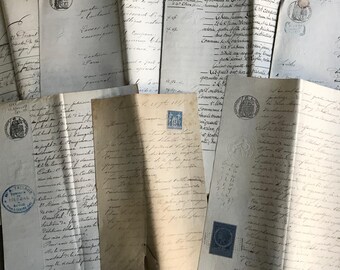 1800年代のフランスの法定原稿束、書類、郵便公証人印、綴じられてい