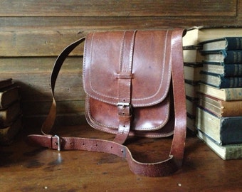 Brown Leather Crossbody Purse, Vintage Artisan, Rustic Brown Leather Saddle Bag, Crossbody Messenger, Mini Briefcase