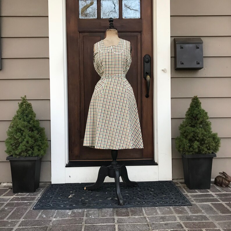 1940s Cotton House Apron, Printed Plaid, Retro Mid Century Kitchen Decor image 3