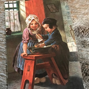 Cartão postal austríaco antigo, início dos anos 1900, bela pintura de crianças