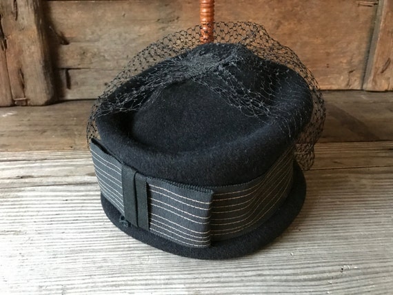 1940s Black Felted Hat Henry Pollak New York, Net… - image 4
