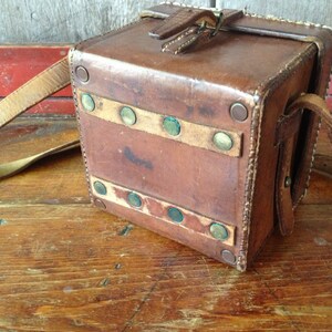 Brown Leather Box Purse, Made in England, Chestnut Handsewn Leather Crossbody Camera Bag Case, Brass Plaque, Equestrian Fox Hunting Huntsman image 5