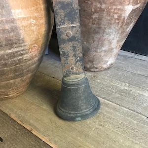 Franse winkel klok, antieke rustieke ijzeren klok, Franse boerderij decor