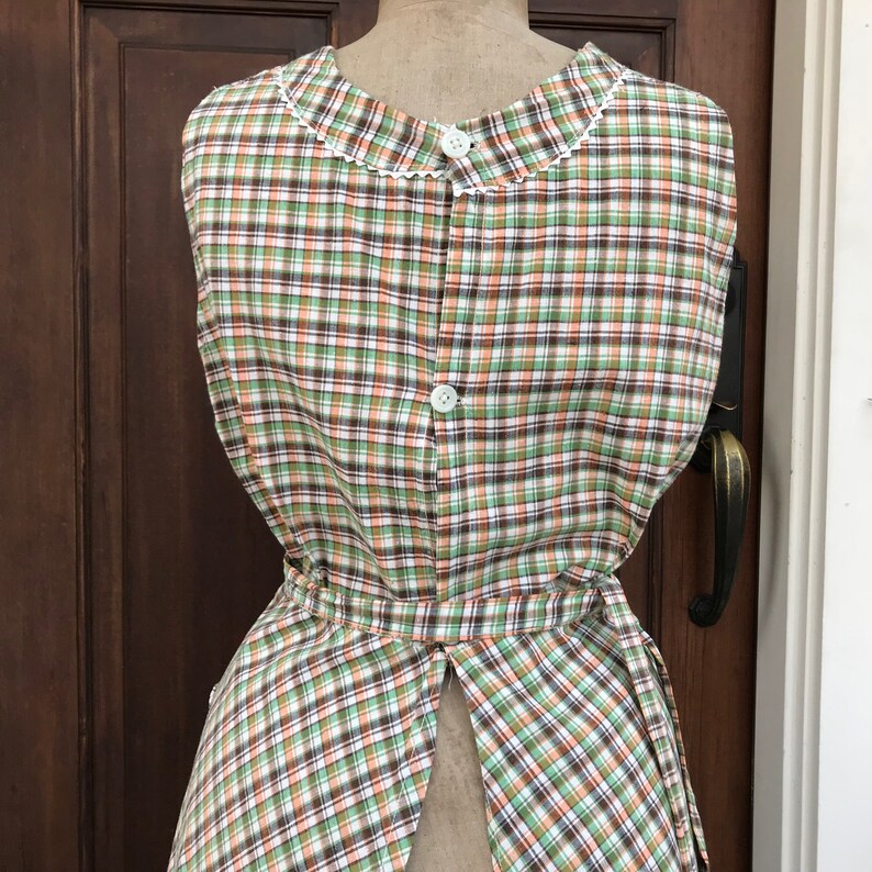 1940s Cotton House Apron, Printed Plaid, Retro Mid Century Kitchen Decor image 2