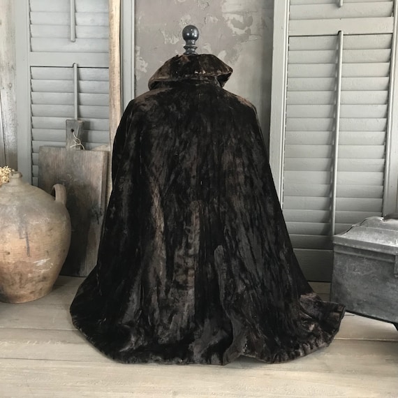 Brown Velvet Cape, Victorian Era, Period Clothing,