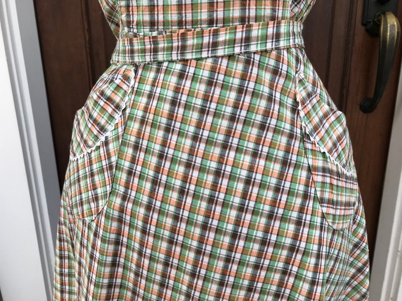 1940s Cotton House Apron, Printed Plaid, Retro Mid Century Kitchen Decor image 6