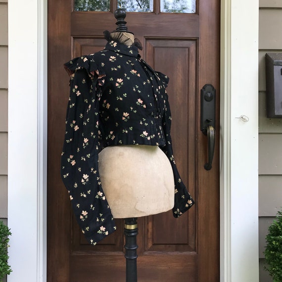 Black Contrast V Neckline Bracelet Sleeve Vintage Floral Blouse
