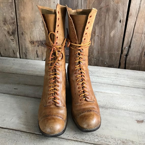 Antike hoch geschnürt Leder Stiefel, Karamell braun, Victorian, Edwardian Knöchel Stiefel, historischen Kostümen, Stütze, Hersteller Etikett Antike hoch geschnürt Leder Stiefel, Karamell braun, Victorian, Edwardian Knöchel Stiefel, historischen Kostümen, Stütze, Hersteller Etikett
