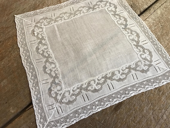 Madeira Linen Lace Bridal Hanky, Handmade White H… - image 2