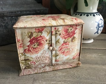 French Floral Fabric Boudoir Box, Trousseaux Et Layettes, Textile Handkerchief Box, Jewelry, Trinkets
