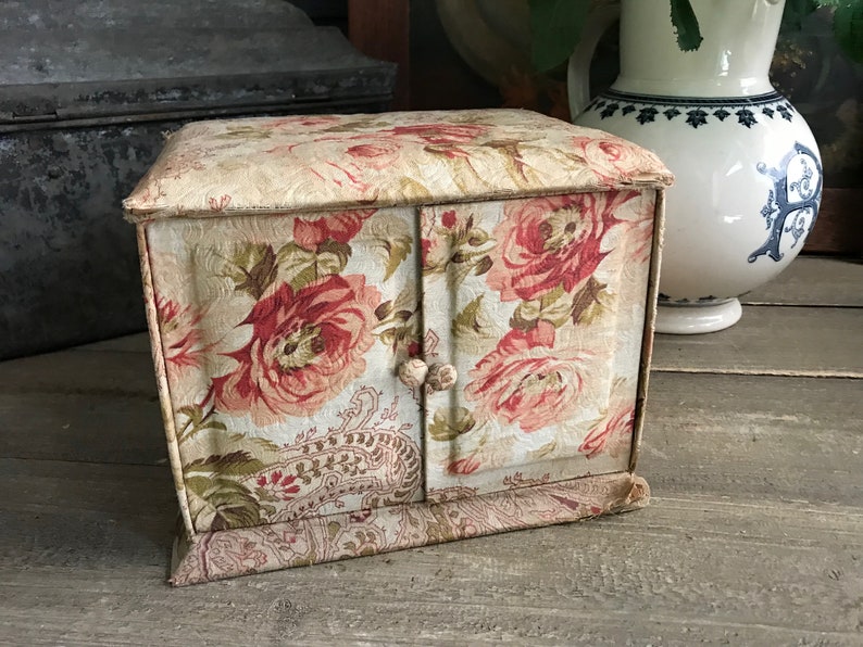 French Floral Fabric Boudoir Box, Trousseaux Et Layettes, Textile Handkerchief Box, Jewelry, Trinkets image 1