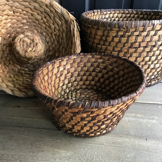 1 French Rustic Bread Basket, Small Coiled Rye Serving Basket, Hand Woven, French Farmhouse, Farm Table