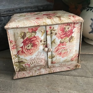 French Floral Fabric Boudoir Box, Trousseaux Et Layettes, Textile Handkerchief Box, Jewelry, Trinkets image 9