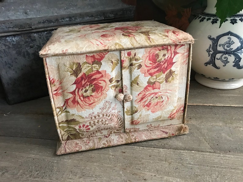 French Floral Fabric Boudoir Box, Trousseaux Et Layettes, Textile Handkerchief Box, Jewelry, Trinkets image 9
