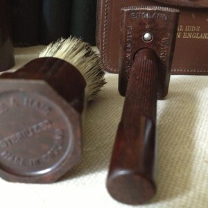 Gilette Travel Shaving Grooming Kit Sheffield England Mens Leather Case Bakelite image 3