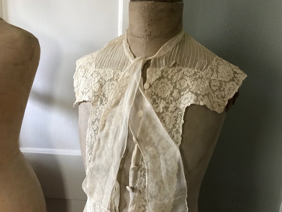 Antique French Floral Lace Blouse Front Panel, Dr… - image 2